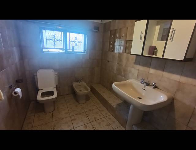 4 BEDROOM HOUSE FOR SALE IN KHARWASTAN